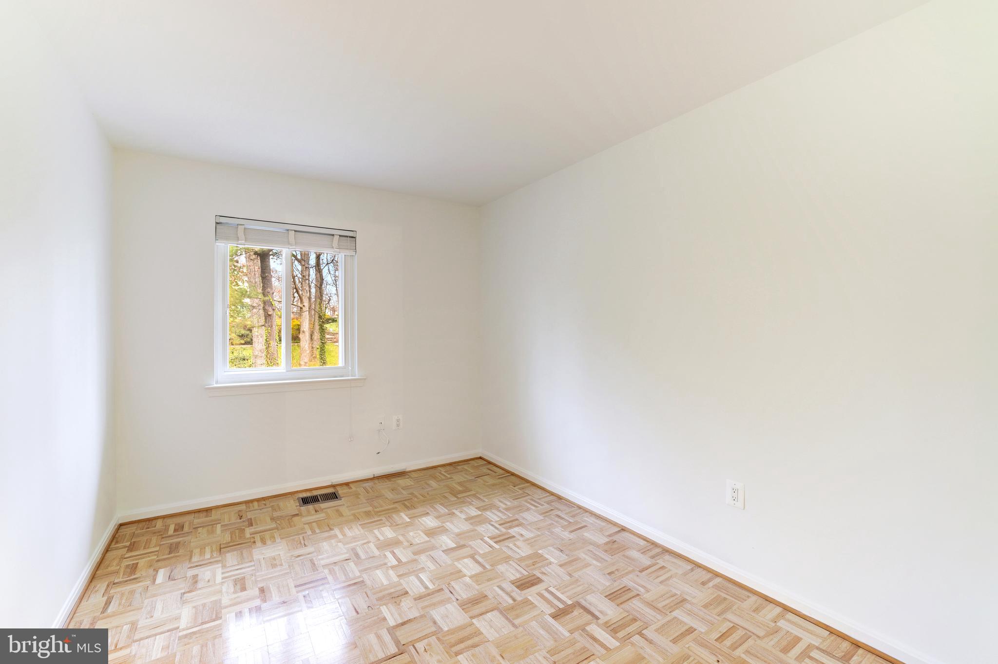11016 Saffold Way Reston, VA 20190 - Photo 33 of 39