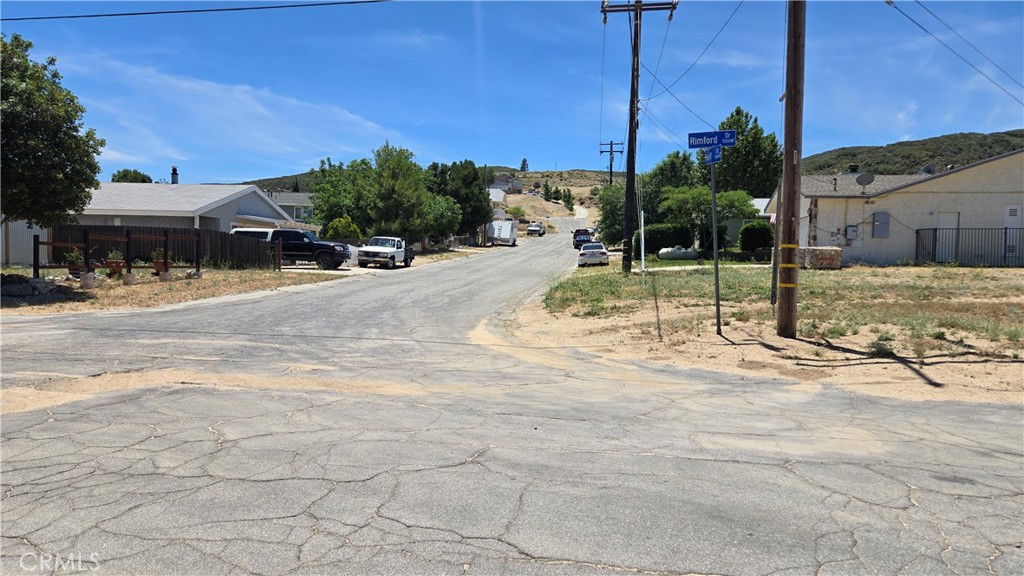 0 Rimford Street Lake Elizabeth, CA 93532 - Photo 18 of 31 a view of a backyard