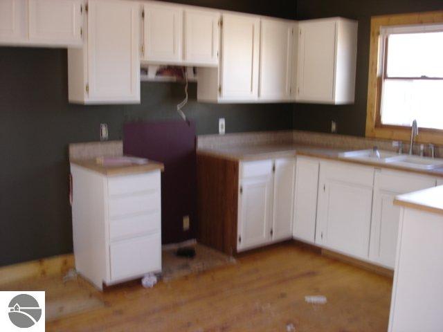 2096 East Potter Road Traverse City, MI 49696 - Photo 6 of 6 1702077-5.JPG