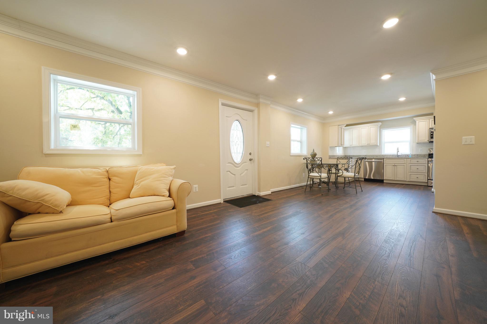 7708 Emerson Road Hyattsville, MD 20784 - Photo 3 of 29 Living Room