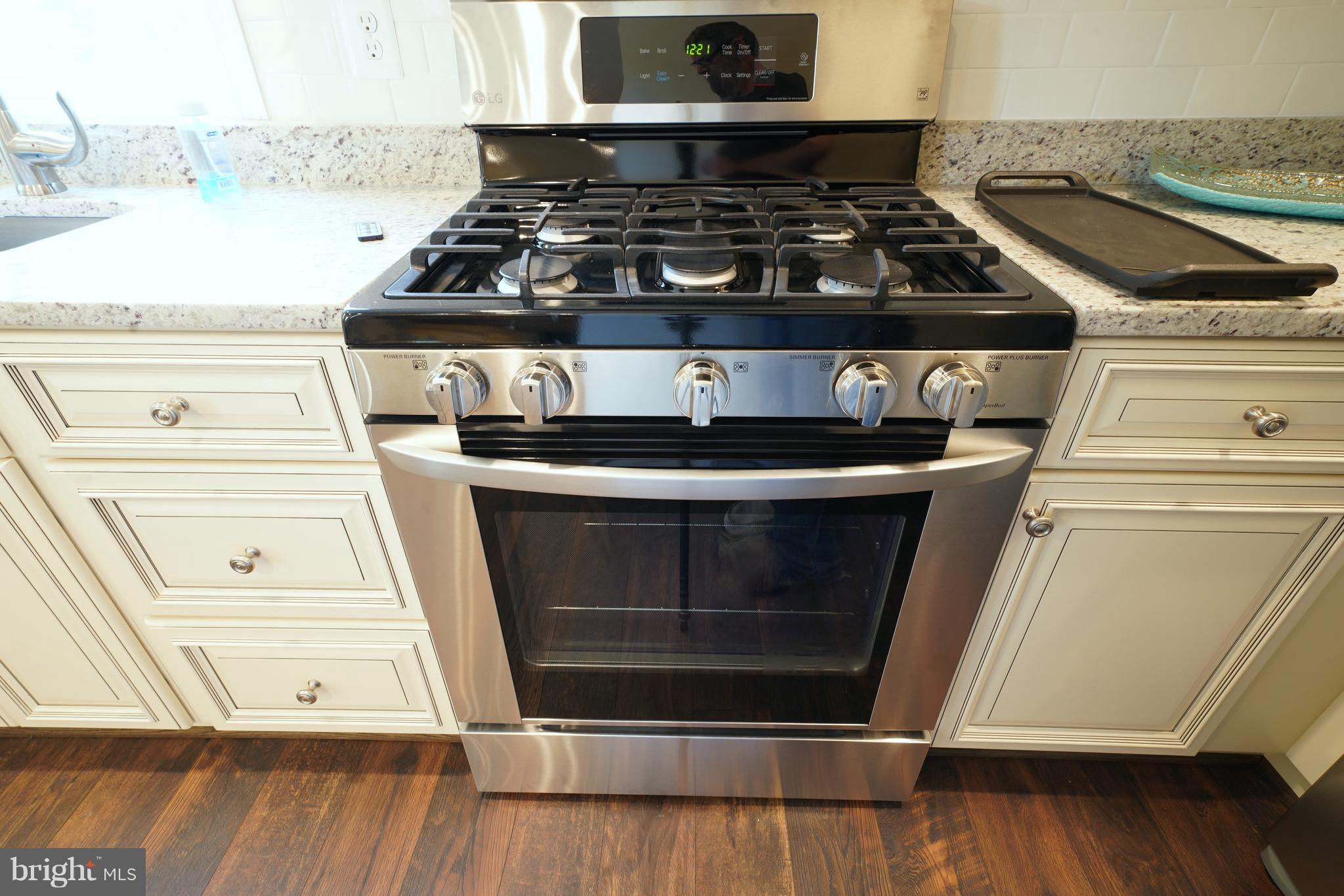 7708 Emerson Road Hyattsville, MD 20784 - Photo 8 of 29 Kitchen