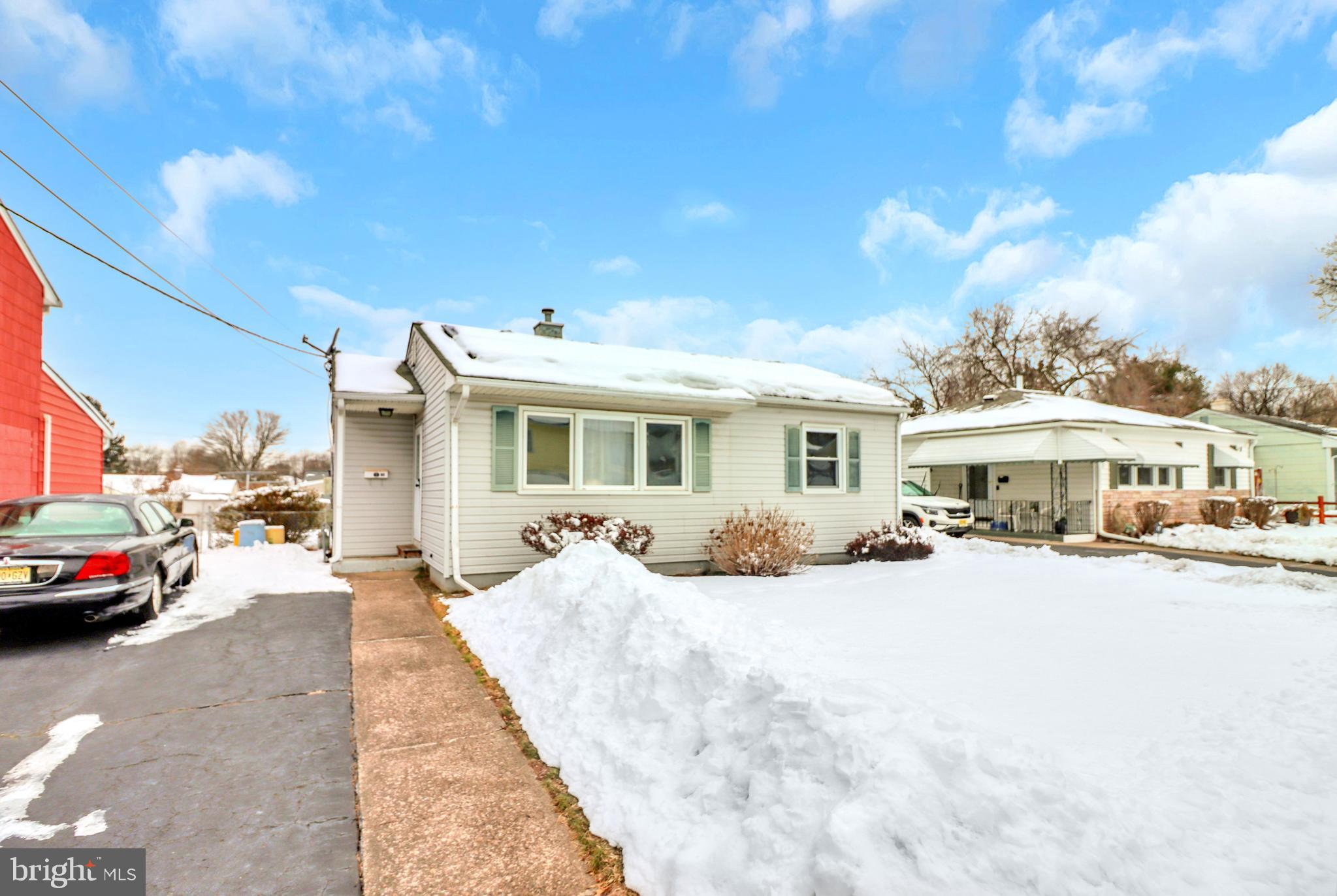 15 Downing Road Trenton, NJ 08628 - Photo 2 of 23