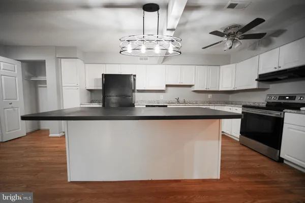 $1,900 | 10106 Campus Way South, Unit 1023B, Upper Marlboro, MD 20774