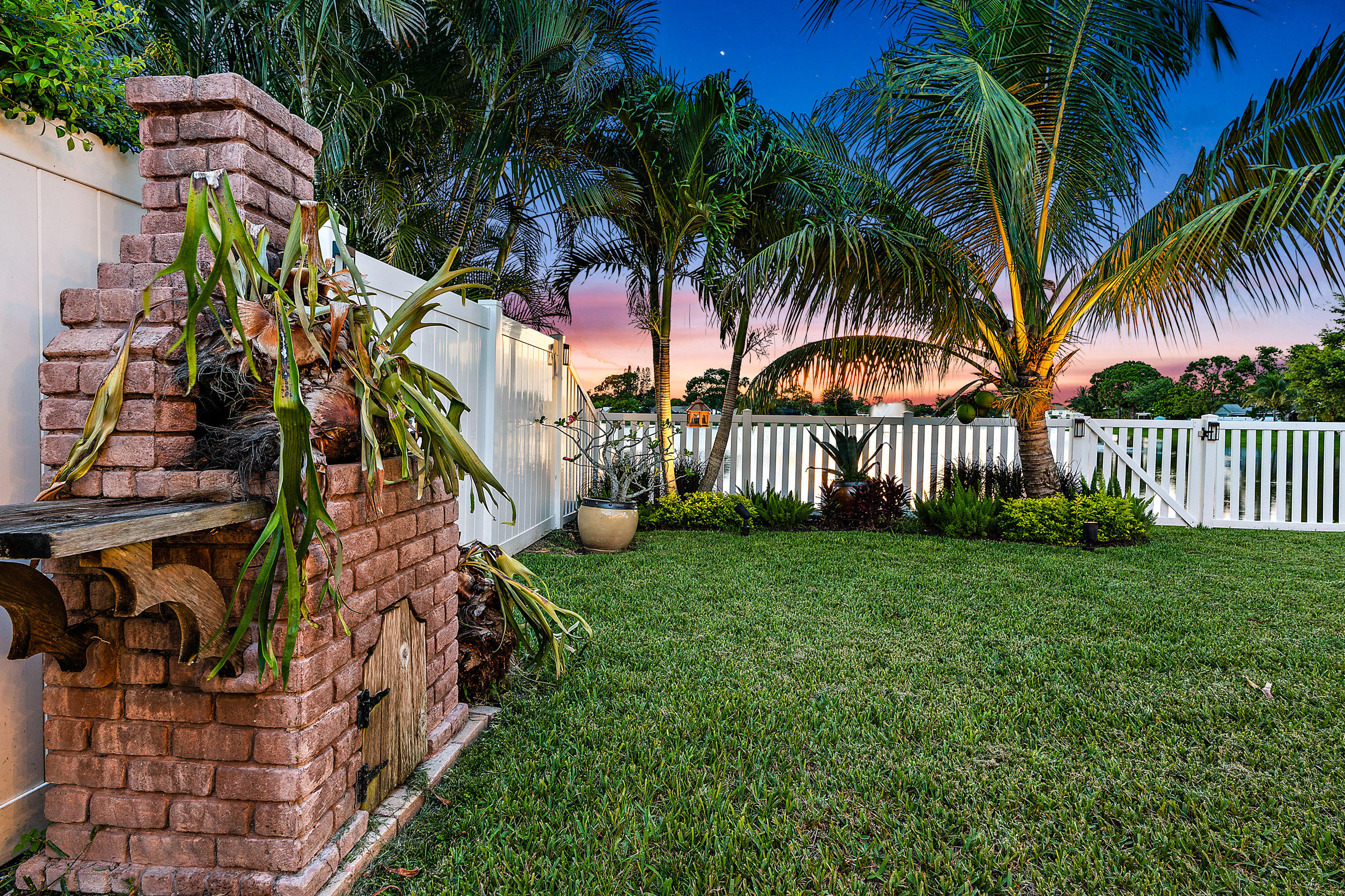 124 Timberline Drive Jupiter, FL 33458 - Photo 23 of 27 124 Timberline Dr Twilights-6