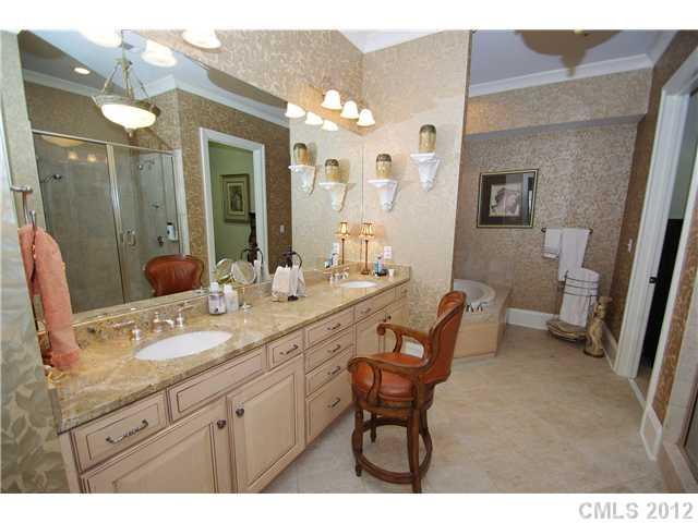 2223 Croydon Road, Unit 101 Charlotte, NC 28207 - Photo 11 of 16 Gallery Image 11