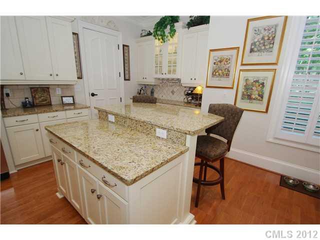 2223 Croydon Road, Unit 101 Charlotte, NC 28207 - Photo 8 of 16 Gallery Image 8