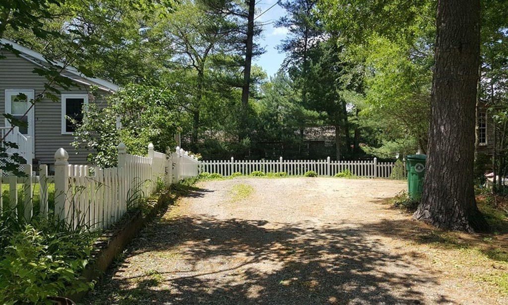 4 Parker Road Pembroke, MA 02359 - Photo 6 of 28 Gallery Image 6