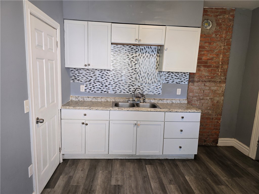 150 Gardiner Avenue Rochester, NY 14611 - Photo 5 of 25