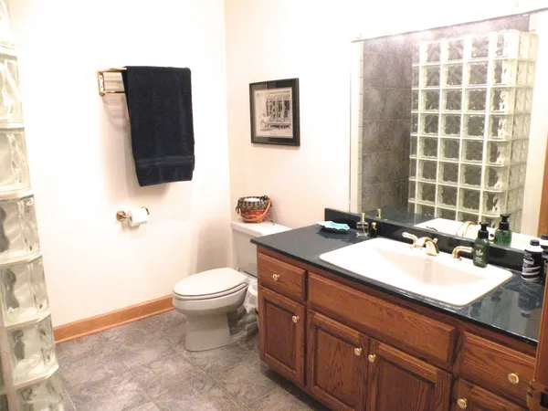 $675,000 | 150 J W Thompson Road, Westmoreland, TN 37186