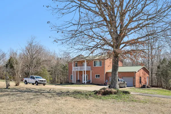 $675,000 | 150 J W Thompson Road, Westmoreland, TN 37186