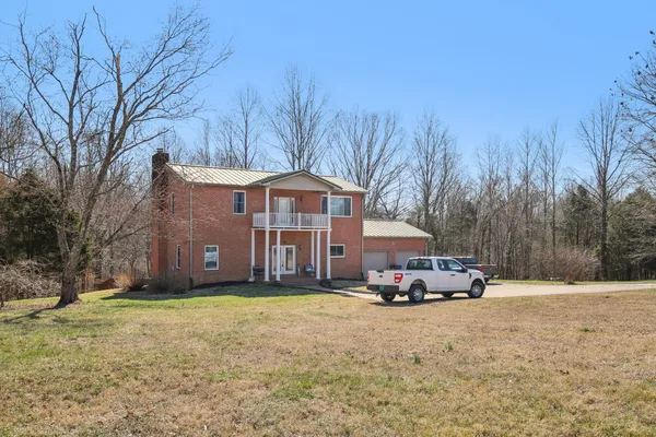 $675,000 | 150 J W Thompson Road, Westmoreland, TN 37186