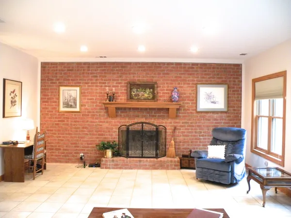 $675,000 | 150 J W Thompson Road, Westmoreland, TN 37186