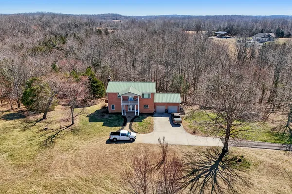 $675,000 | 150 J W Thompson Road, Westmoreland, TN 37186