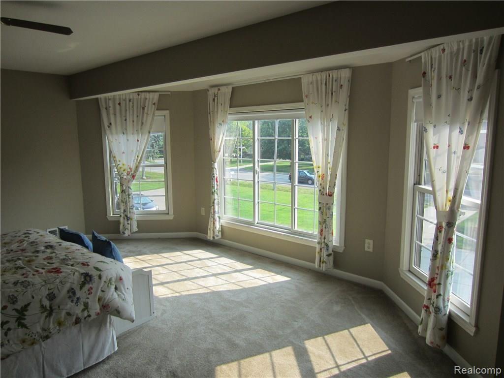 9915 Farmington Road Livonia, MI 48150 - Photo 3 of 46 front up bedrm.JPG