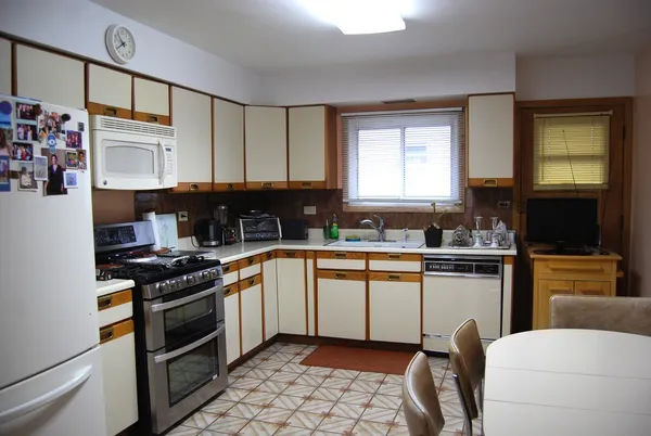 $395,000 | 7810 Tripp Avenue, Skokie, IL 60076
