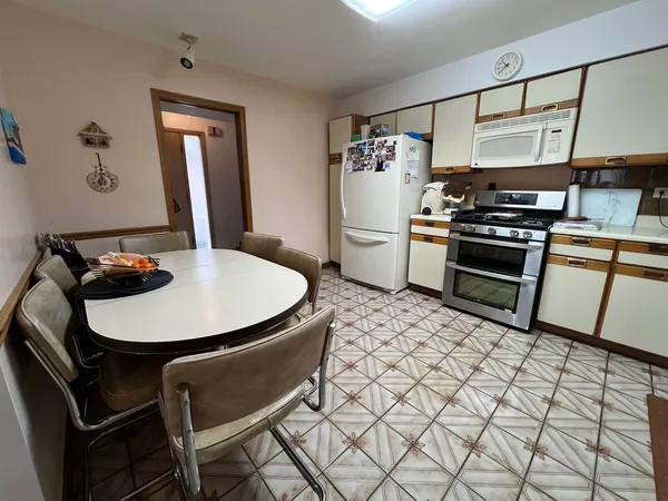 $395,000 | 7810 Tripp Avenue, Skokie, IL 60076