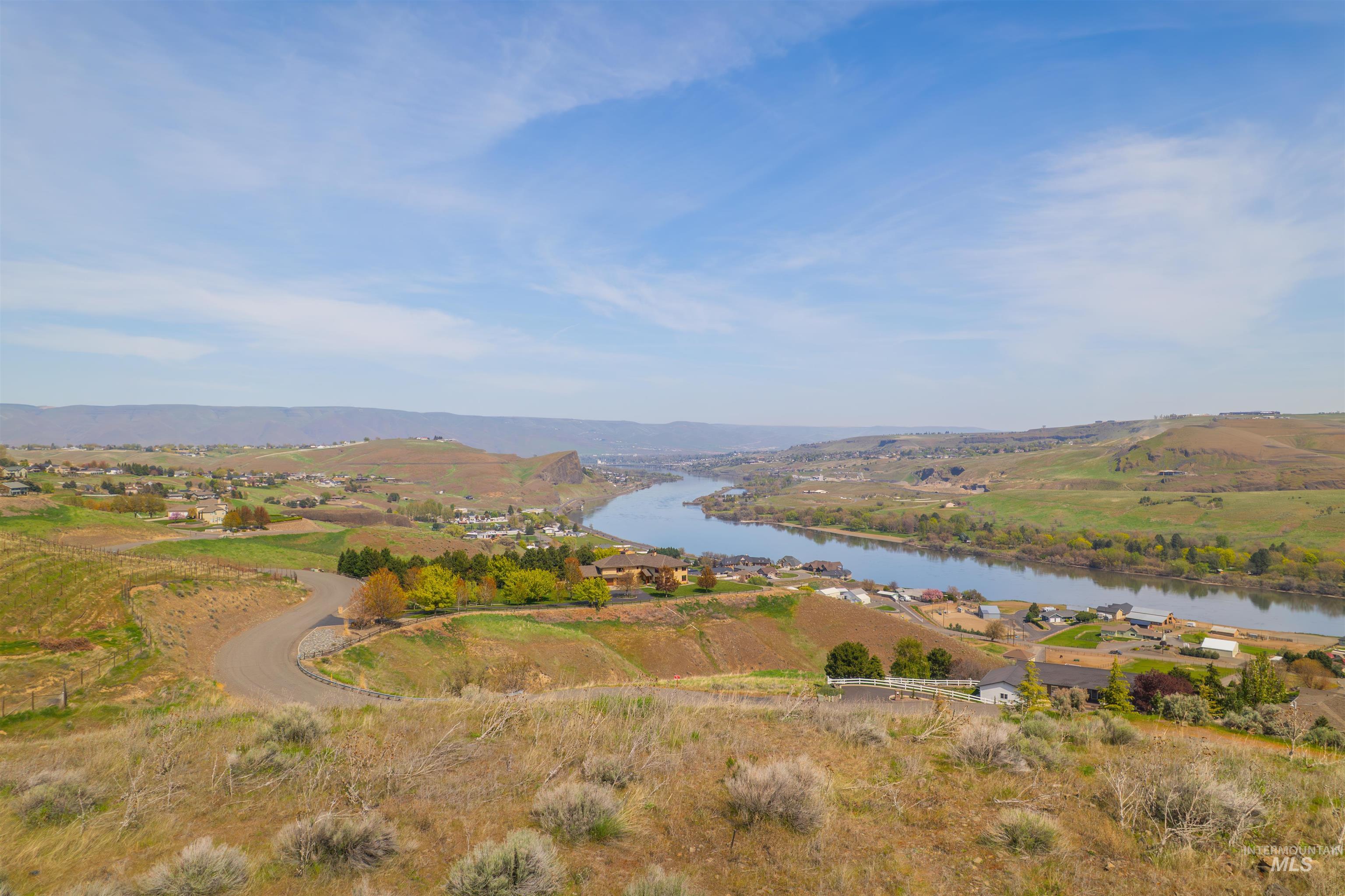 1780 Cherry Street Clarkston, WA 99403 - Photo 14 of 19 Bird's eye view of a water and mountain view