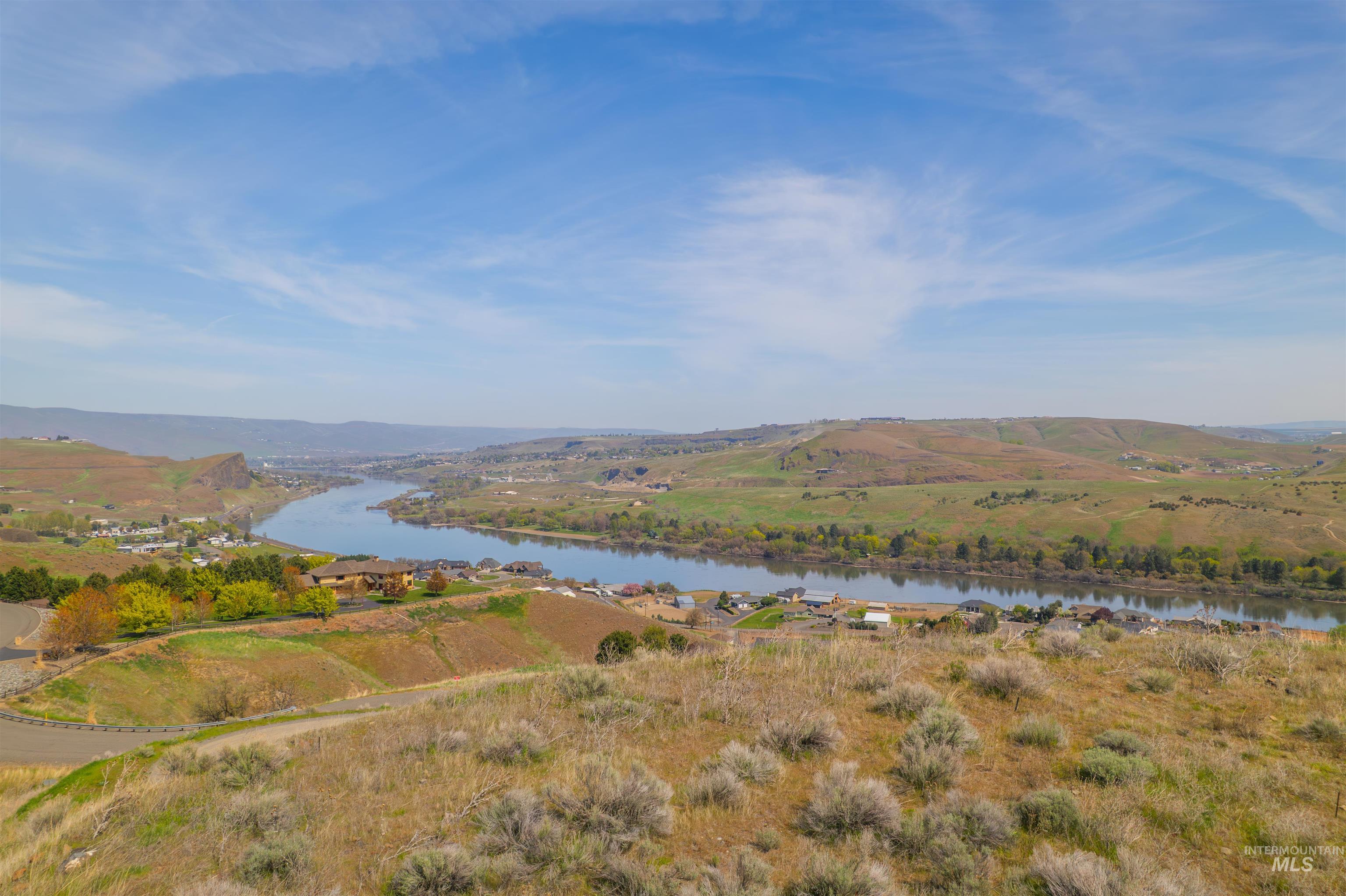 1780 Cherry Street Clarkston, WA 99403 - Photo 19 of 19 View of mountain backdrop with a large body of water