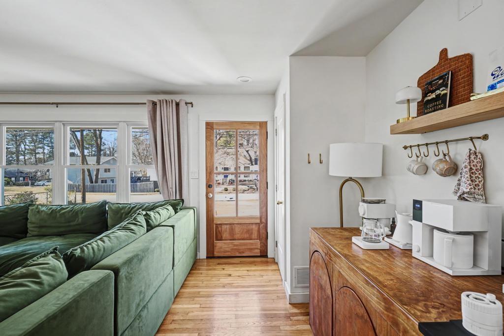 177 Kirkpatrick Drive Southwest Marietta, GA 30064 - Photo 2 of 37 a living room with furniture and a window