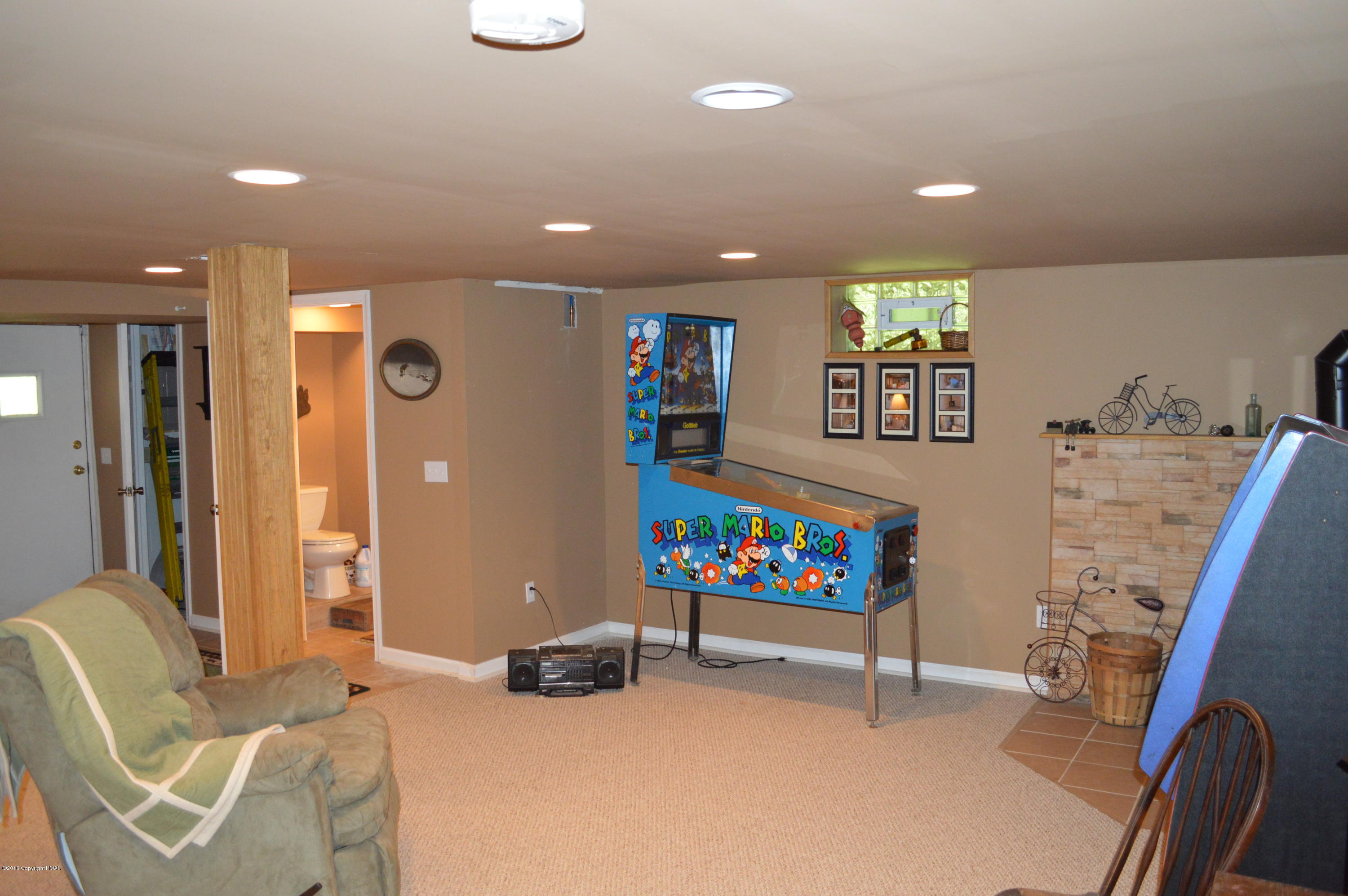 164 Deppners Road Blakeslee, PA 18610 - Photo 11 of 28 Family rm Game area