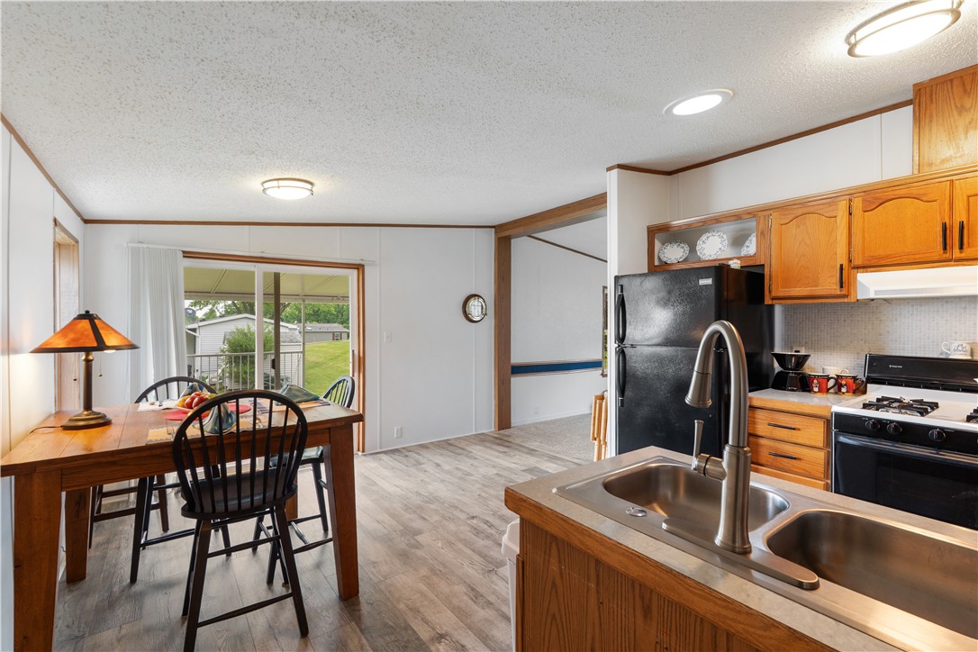4795 East Lake Road, Unit 32 Livonia, NY 14487 - Photo 6 of 47 Kitchen