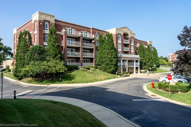 $329,900 | 7091 West Touhy Avenue, Unit 505, Niles, IL 60714