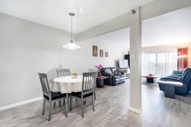 $329,900 | 7091 West Touhy Avenue, Unit 505, Niles, IL 60714