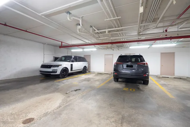 $329,900 | 7091 West Touhy Avenue, Unit 505, Niles, IL 60714