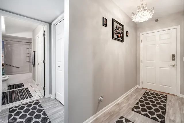 $329,900 | 7091 West Touhy Avenue, Unit 505, Niles, IL 60714