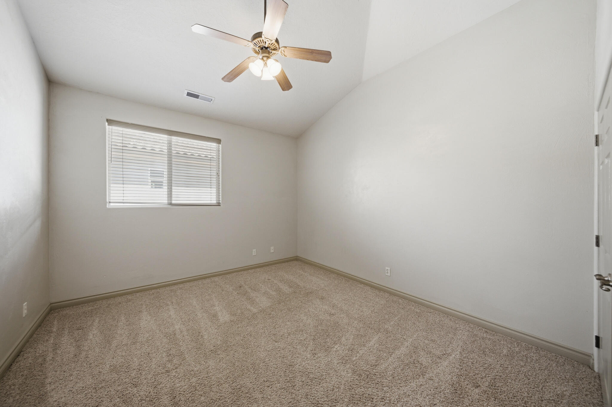 1727 Flagstone Road St. George, UT 84790 - Photo 17 of 46 DSC_2676