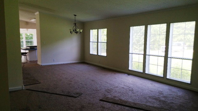 1300 Story Road Warrenton, GA 30828 - Photo 3 of 16 Living Room