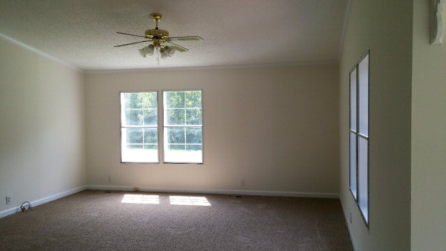 1300 Story Road Warrenton, GA 30828 - Photo 9 of 16 Family Room