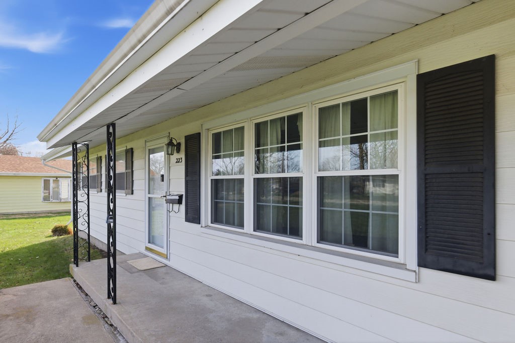 223 Crescent Drive Decatur, IL 62526 - Photo 4 of 23 Gallery Image 4