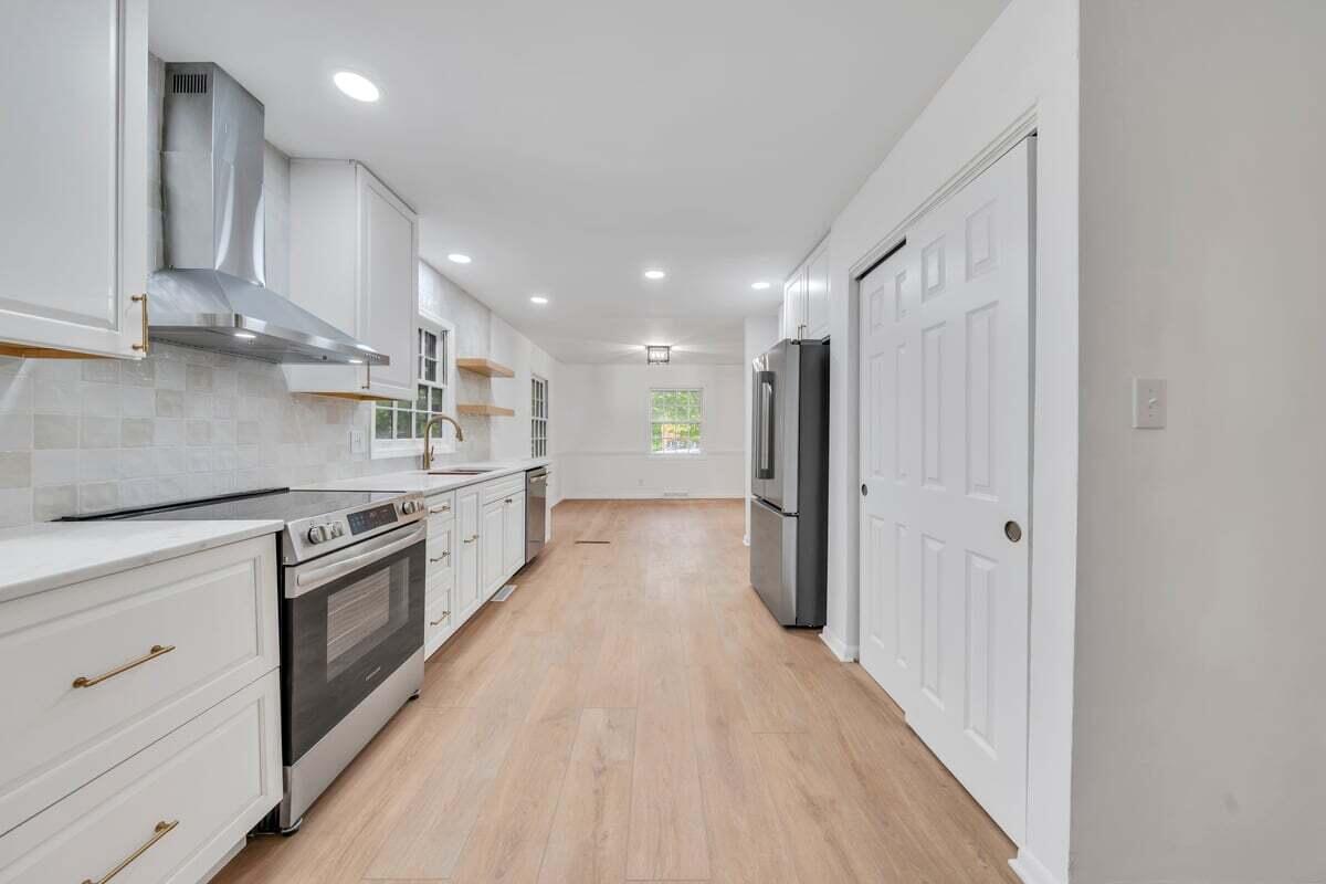 907 Hunting Ridge Road Martinsville, VA 24112 - Photo 5 of 52 MIB00549