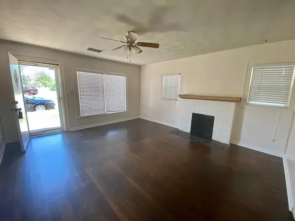 $1,400 | 2109 22nd Street, Unit FRONT, Lubbock, TX 79411