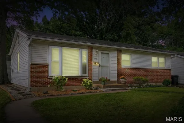 $184,900 | 1090 St Joseph Street, Florissant, MO 63031