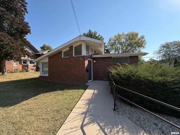 $199,000 | 369 North Kellogg Street, Galesburg, IL 61401