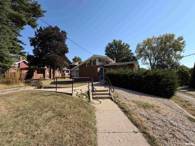 $199,000 | 369 North Kellogg Street, Galesburg, IL 61401