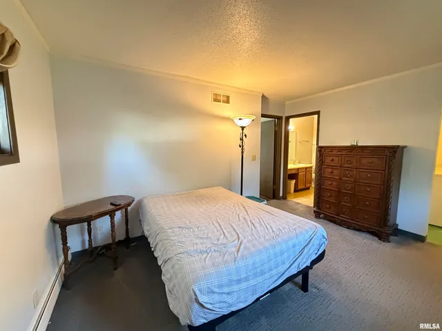 $199,000 | 369 North Kellogg Street, Galesburg, IL 61401