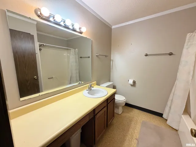 $199,000 | 369 North Kellogg Street, Galesburg, IL 61401