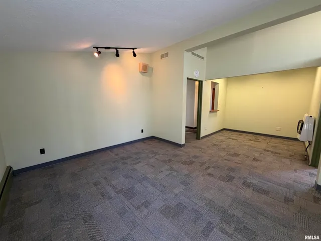 $199,000 | 369 North Kellogg Street, Galesburg, IL 61401