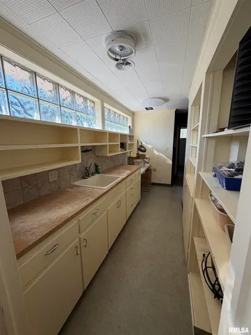 $199,000 | 369 North Kellogg Street, Galesburg, IL 61401