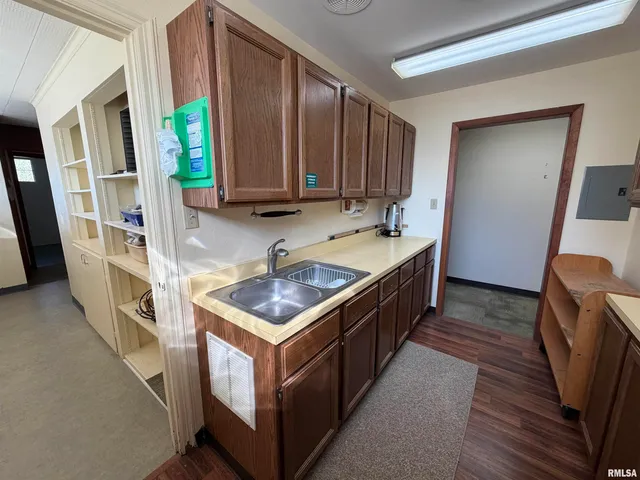 $199,000 | 369 North Kellogg Street, Galesburg, IL 61401