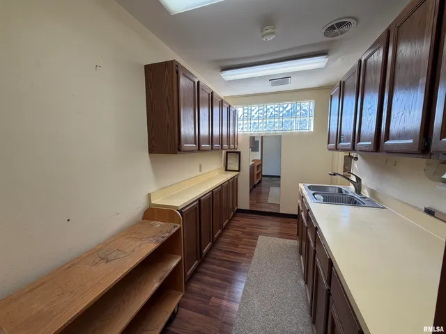 $199,000 | 369 North Kellogg Street, Galesburg, IL 61401