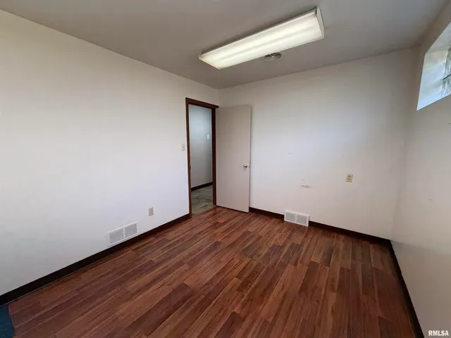 $199,000 | 369 North Kellogg Street, Galesburg, IL 61401