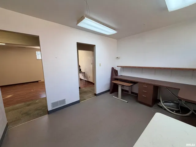 $199,000 | 369 North Kellogg Street, Galesburg, IL 61401