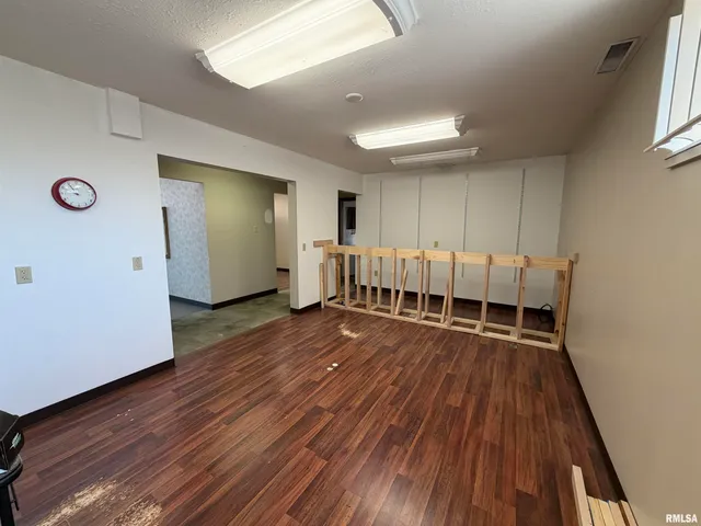 $199,000 | 369 North Kellogg Street, Galesburg, IL 61401