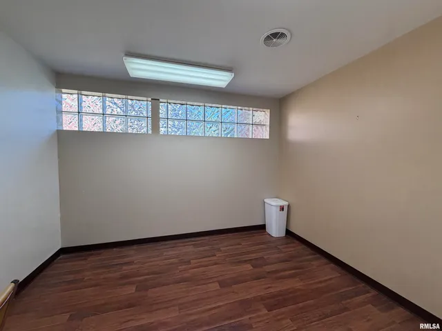 $199,000 | 369 North Kellogg Street, Galesburg, IL 61401