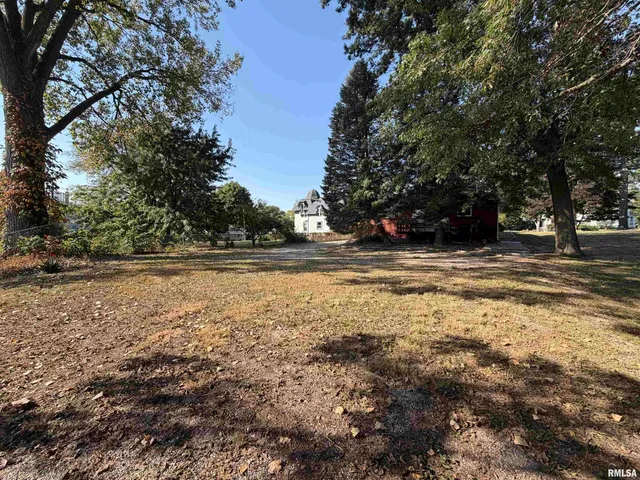 $199,000 | 369 North Kellogg Street, Galesburg, IL 61401