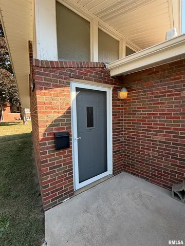 $199,000 | 369 North Kellogg Street, Galesburg, IL 61401